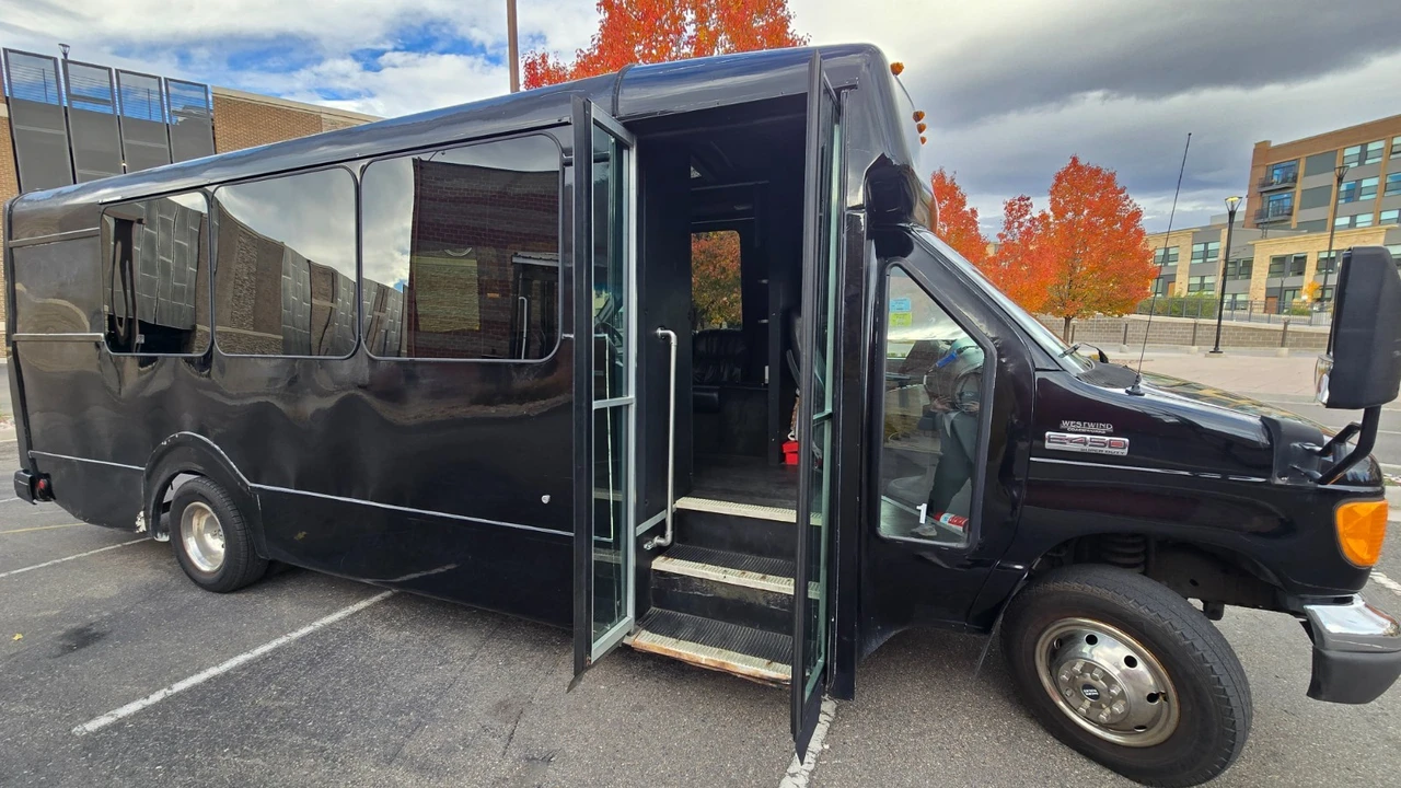 2007 Ford Econoline Van - Image 8 of 18