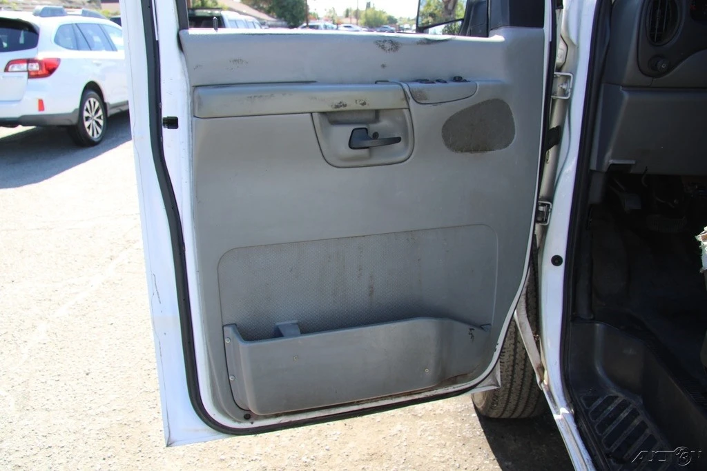 2007 Ford Econoline Van - Image 12 of 24