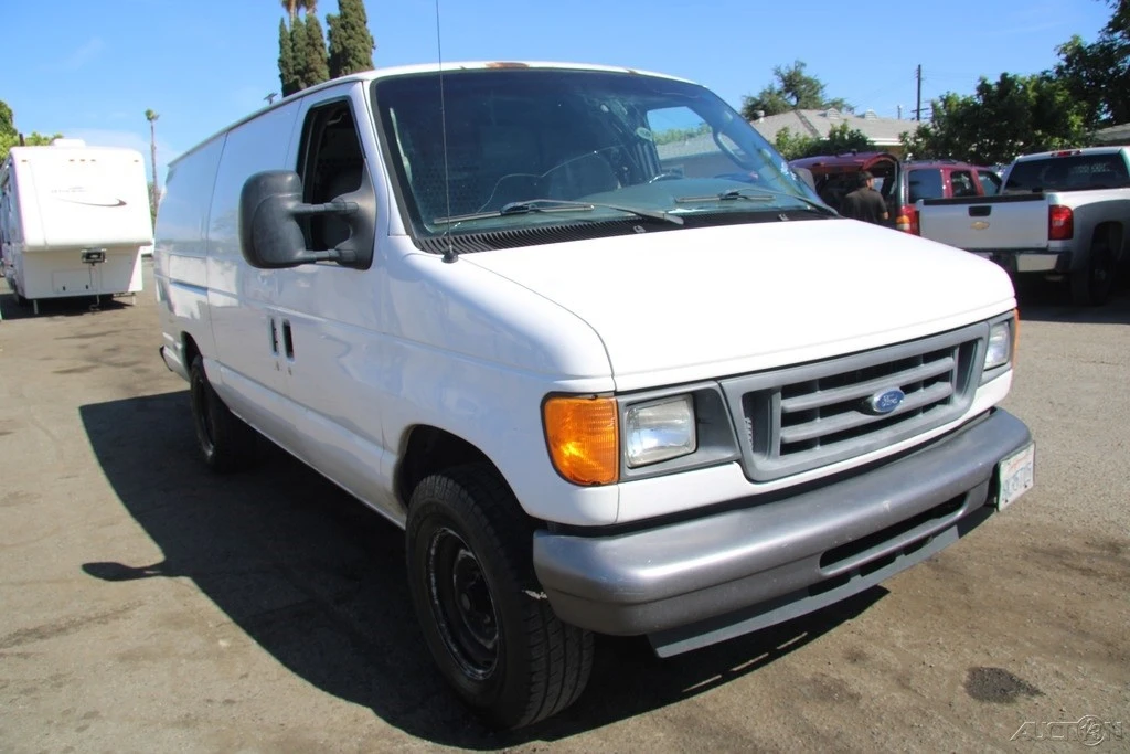 2007 Ford Econoline Van - Image 9 of 24