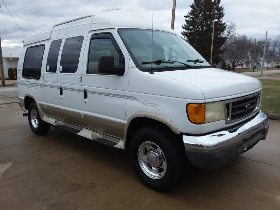 2007 Ford Econoline Van - Image 9 of 21