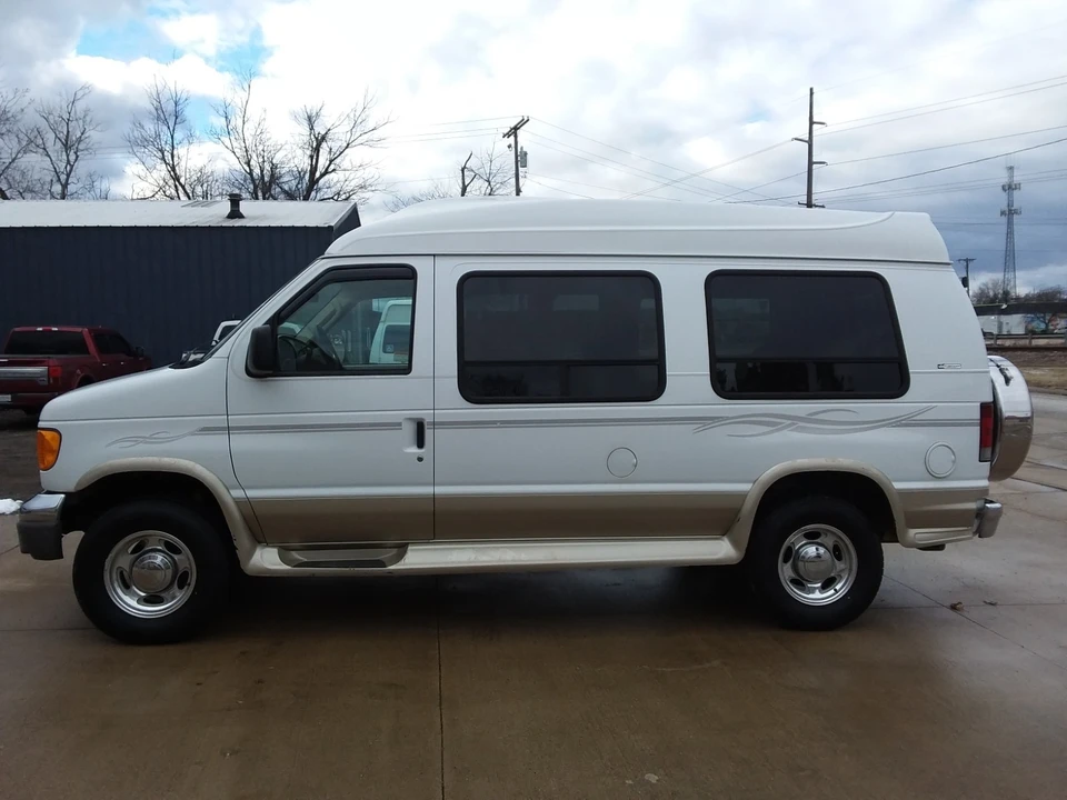 2007 Ford Econoline Van - Image 12 of 21