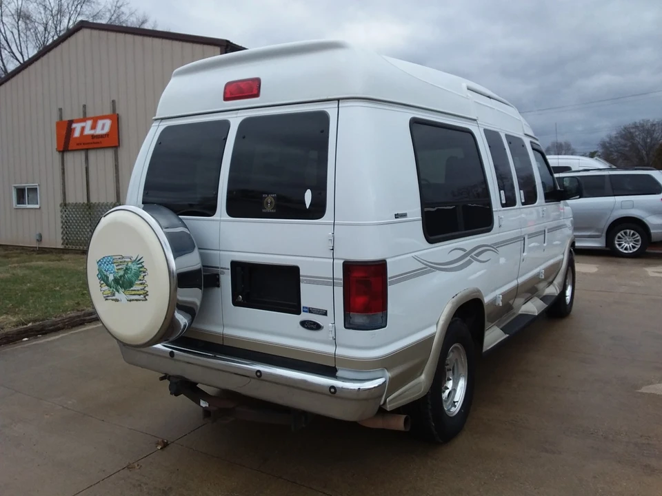 2007 Ford Econoline Van - Image 14 of 21