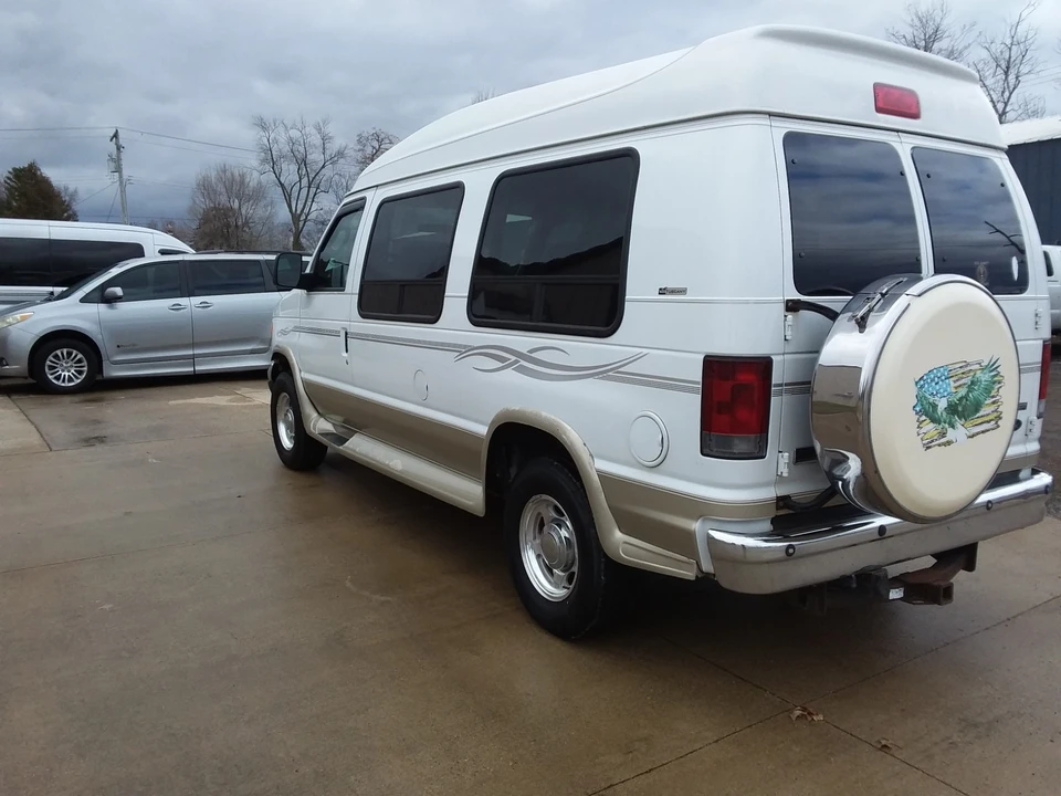 2007 Ford Econoline Van - Image 13 of 21