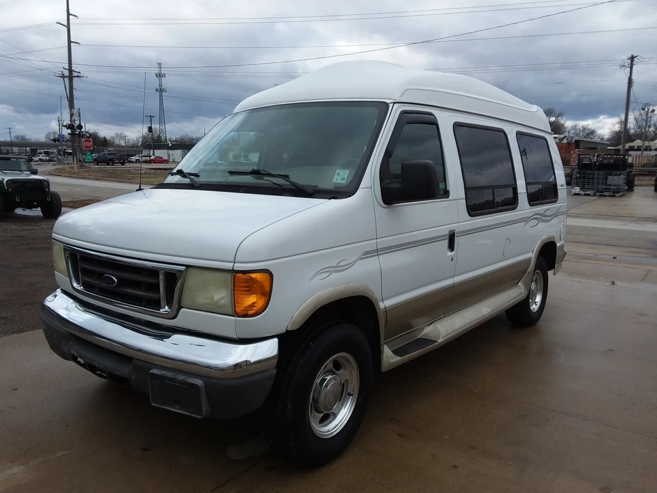 2007 Ford Econoline Van - Image 11 of 21