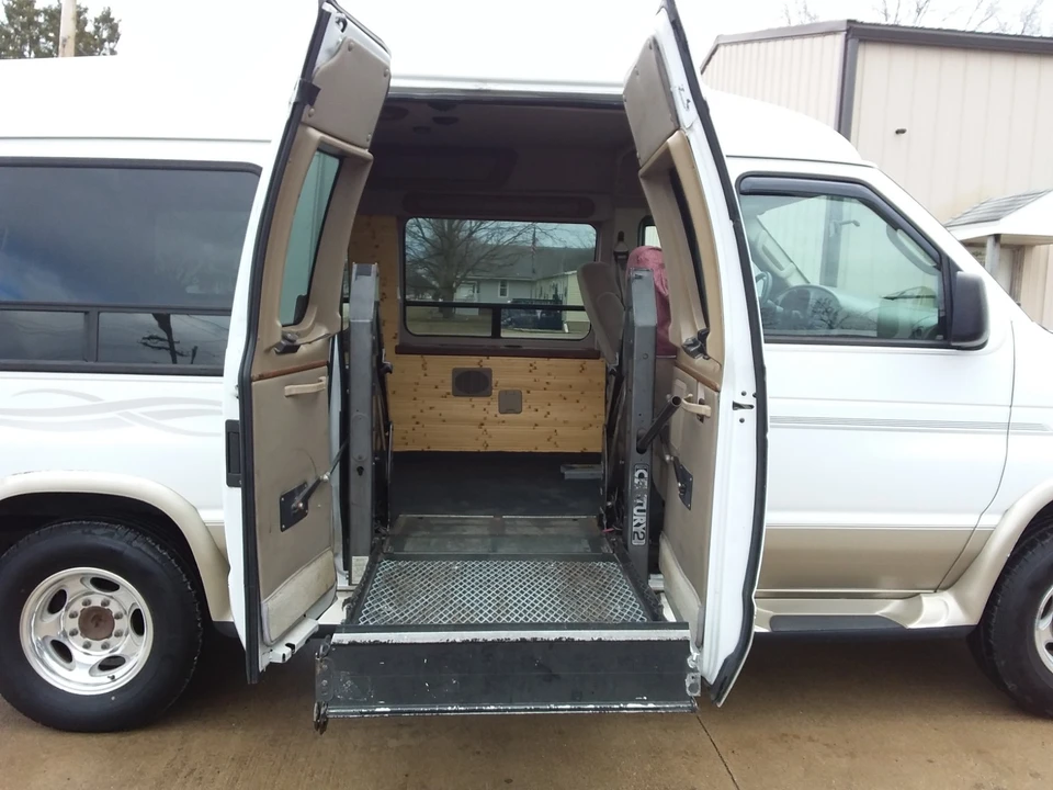 2007 Ford Econoline Van - Image 4 of 21