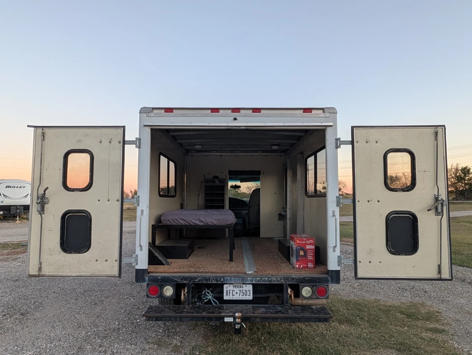 2007 Ford Econoline Van - Image 15 of 17