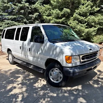 2007 Ford E350 Super Duty Passenger XLT Extended Wagon 3D