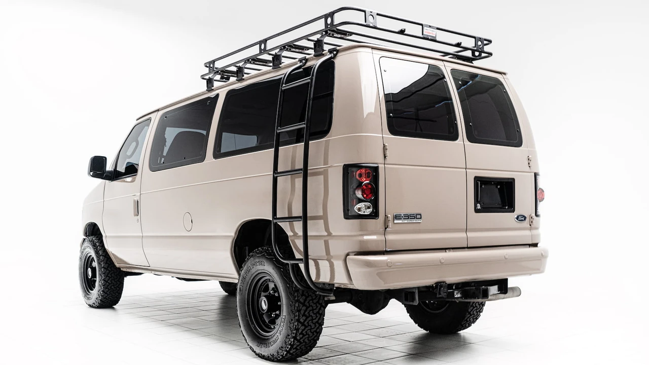 2007 Ford Econoline Van - Image 2 of 22