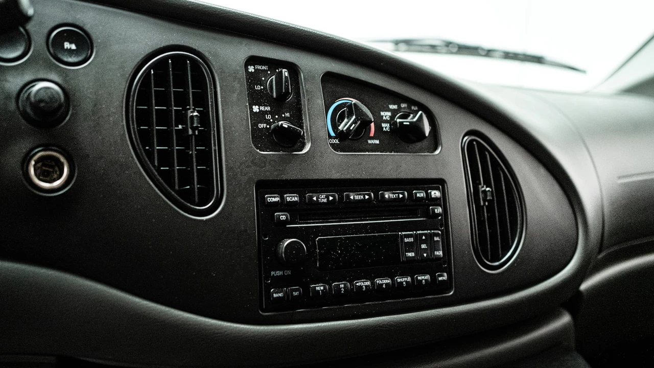 2007 Ford Econoline Van - Image 13 of 22