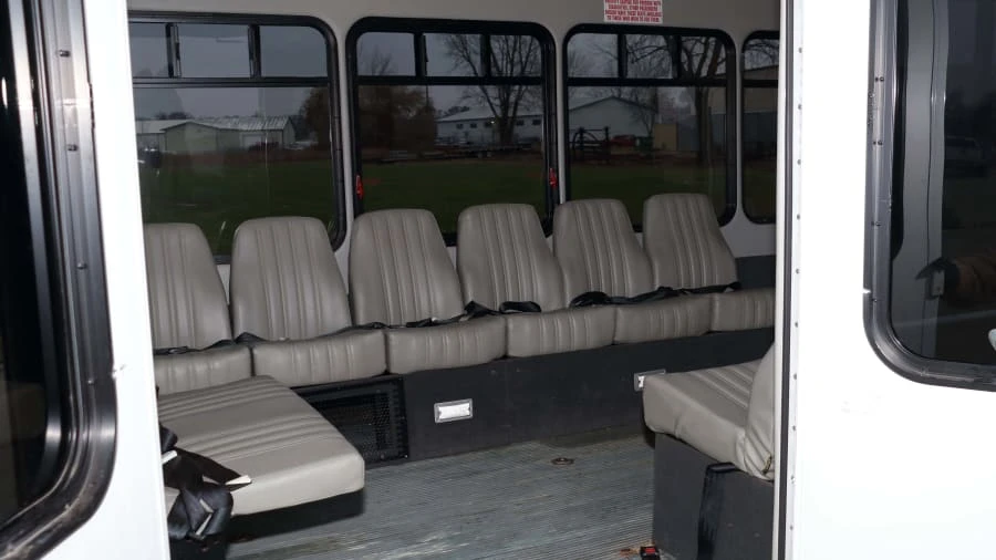 2007 Ford Econoline Van - Image 10 of 12