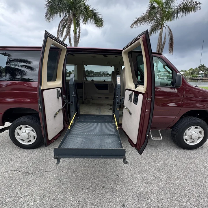 2007 Ford Econoline Van - Image 17 of 21