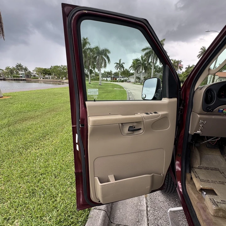 2007 Ford Econoline Van - Image 19 of 21