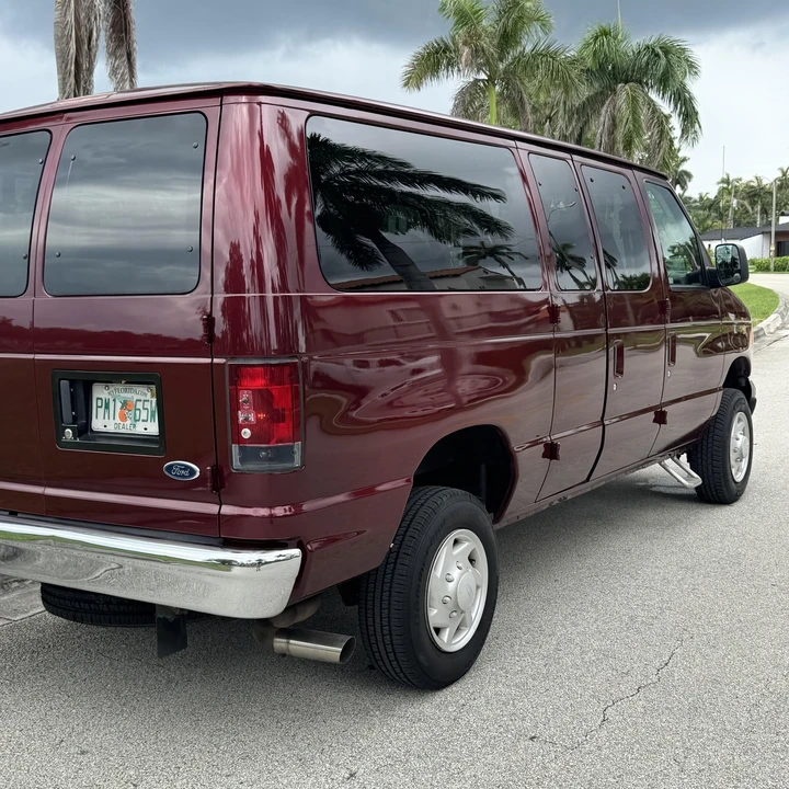 2007 Ford Econoline Van - Image 13 of 21