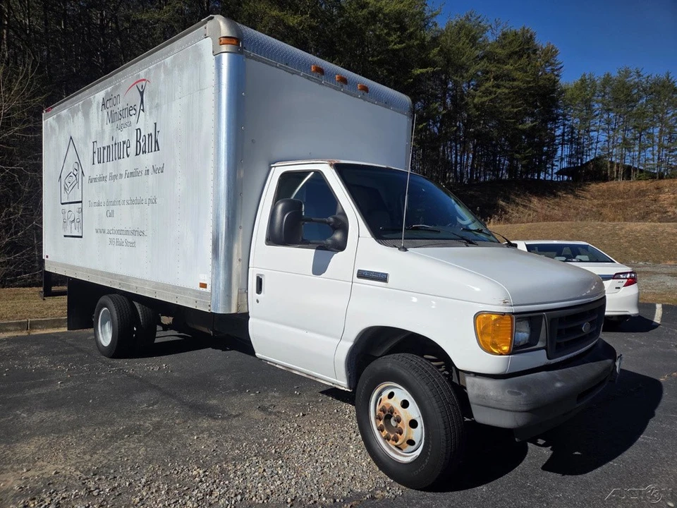 2007 Ford Econoline Van - Image 11 of 15