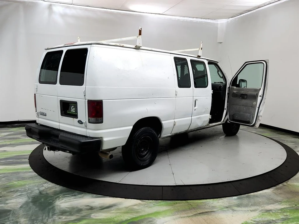 2007 Ford Econoline Van - Image 11 of 31