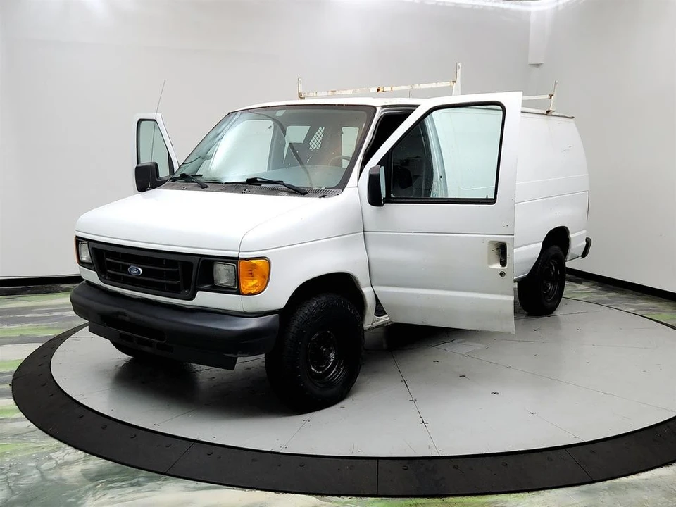 2007 Ford Econoline Van - Image 9 of 31