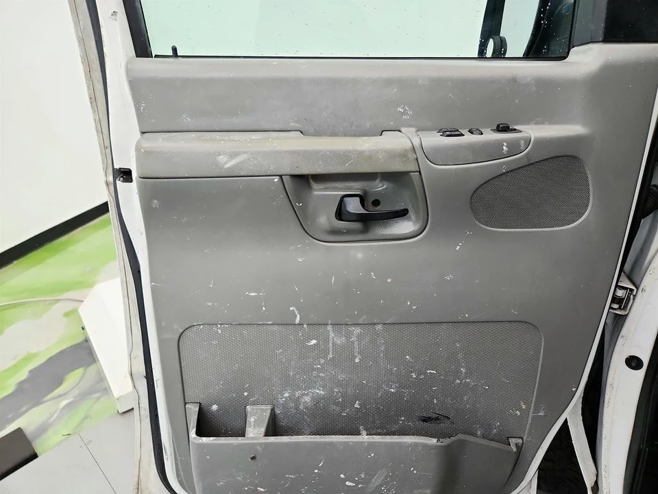 2007 Ford Econoline Van - Image 19 of 31