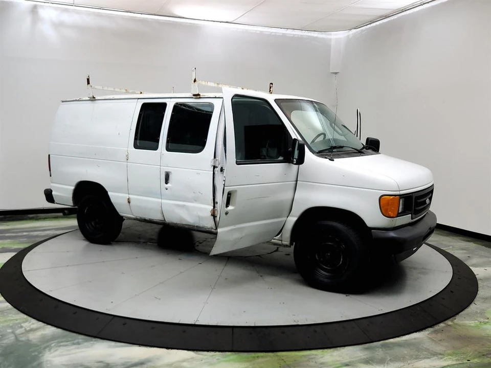 2007 Ford Econoline Van - Image 10 of 31