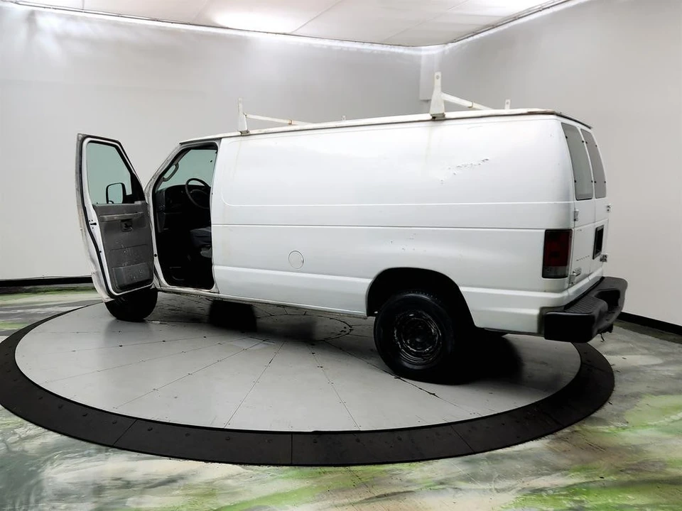 2007 Ford Econoline Van - Image 12 of 31