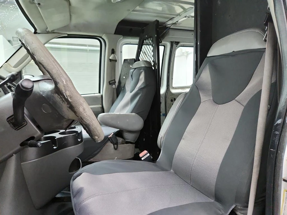 2007 Ford Econoline Van - Image 14 of 31