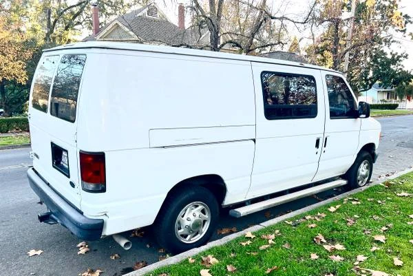 2007 Ford Econoline Van - Image 2 of 6