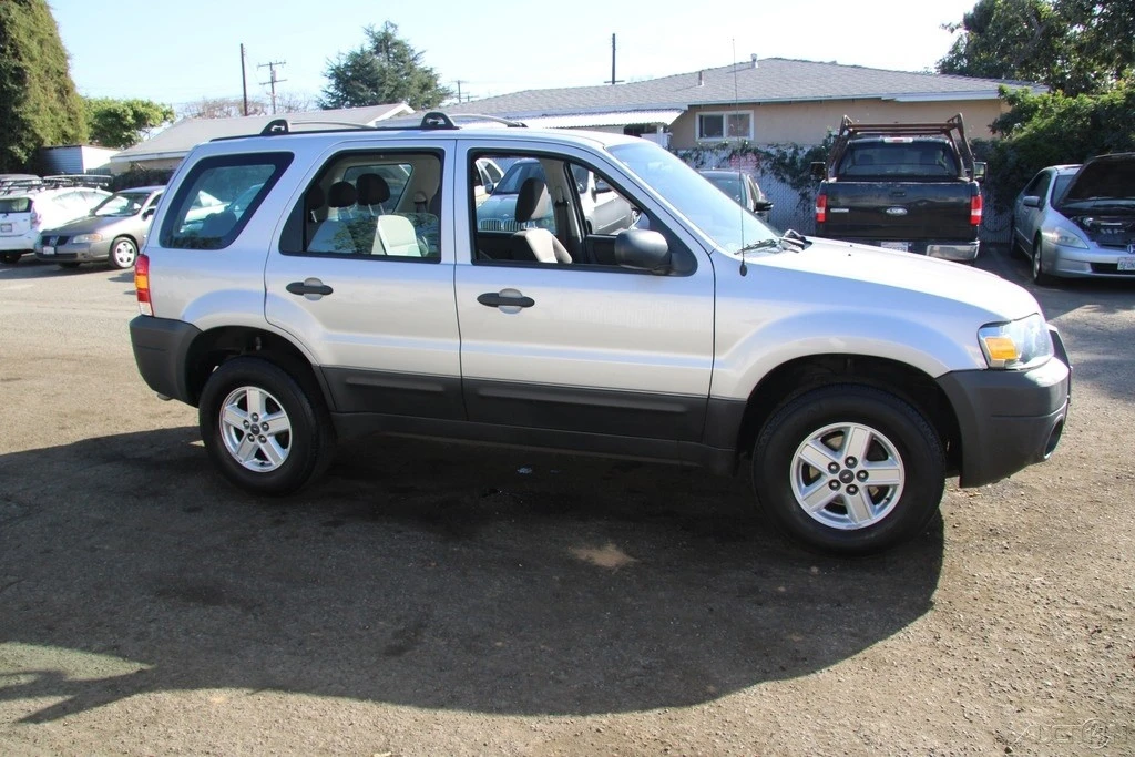 2007 Ford Escape - Image 7 of 21