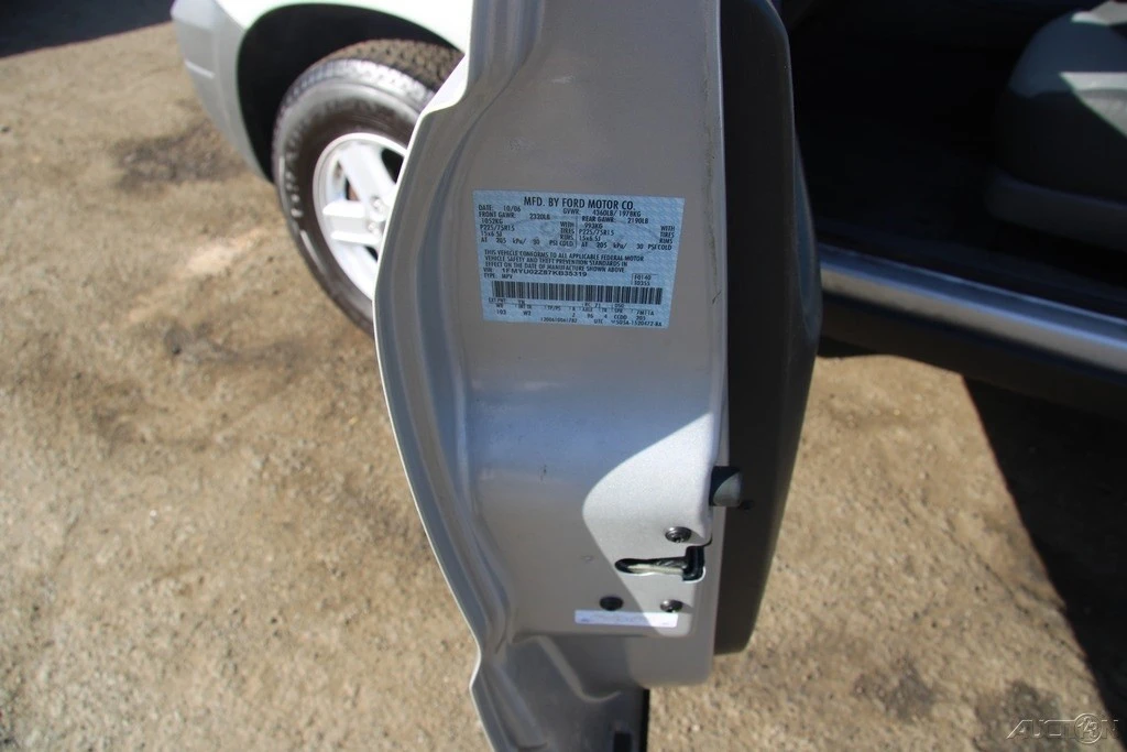 2007 Ford Escape - Image 10 of 21