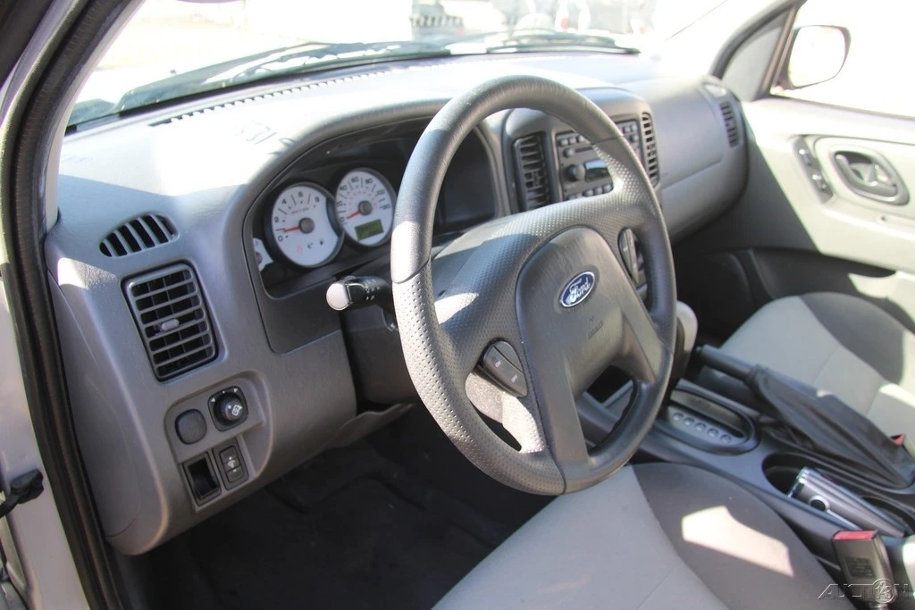2007 Ford Escape - Image 13 of 21