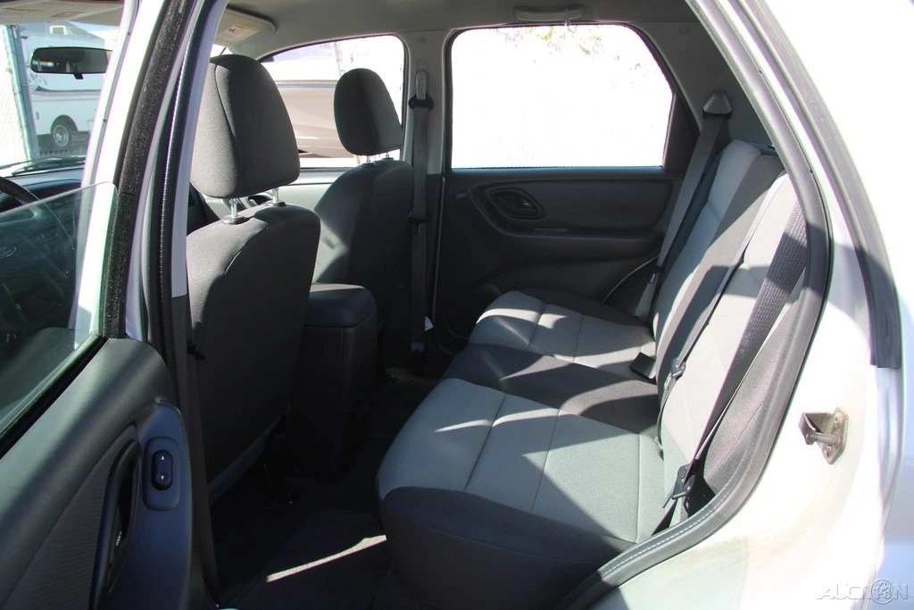 2007 Ford Escape - Image 19 of 21
