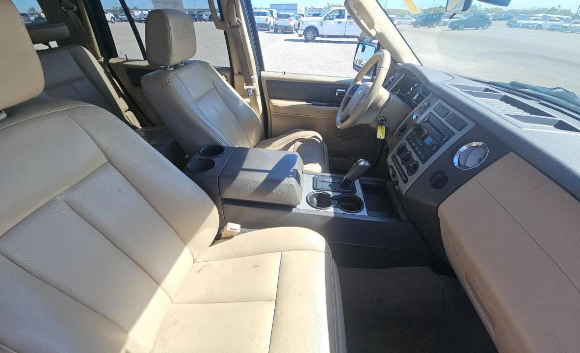 2007 Ford Expedition 3rd Gen - Image 9 of 13