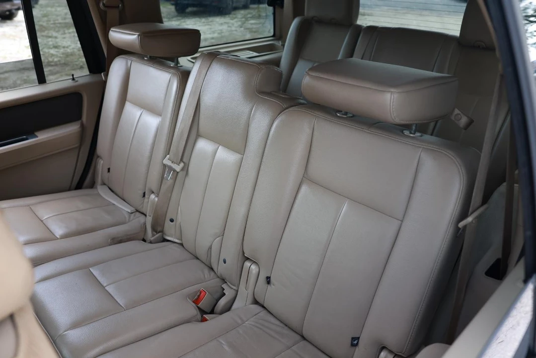 2007 Ford Expedition 3rd Gen - Image 8 of 21