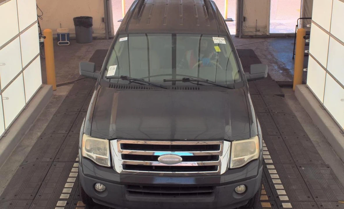 2007 Ford Expedition 3rd Gen - Image 2 of 13