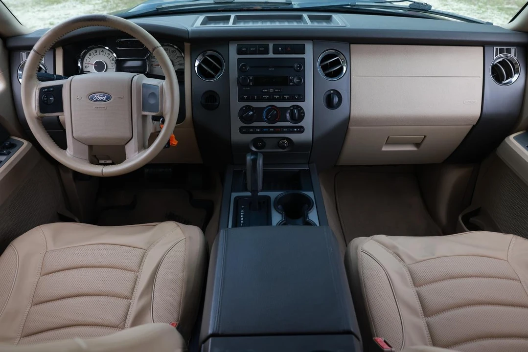 2007 Ford Expedition 3rd Gen - Image 2 of 21
