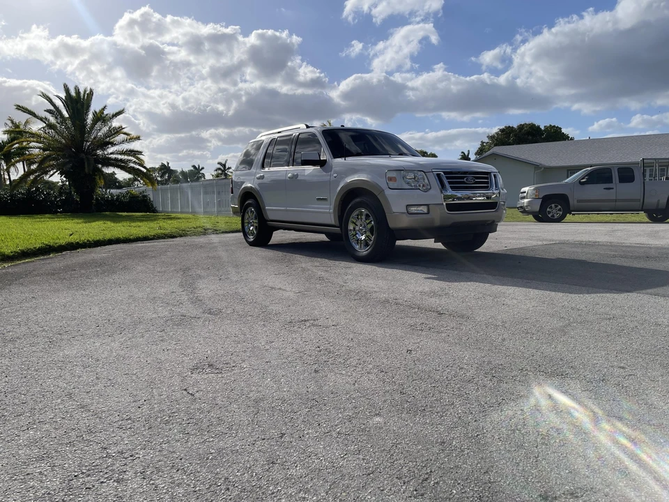 2007 Ford Explorer 4th Gen - Image 2 of 31