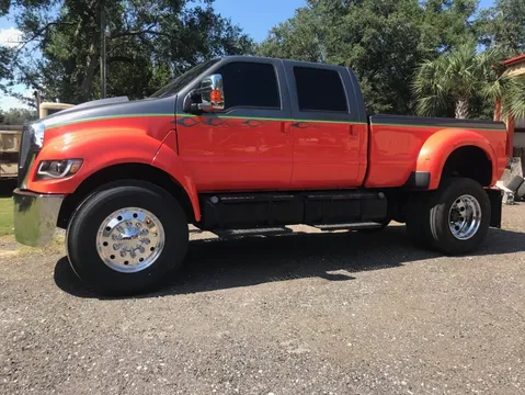2007 Ford F750 Pickup