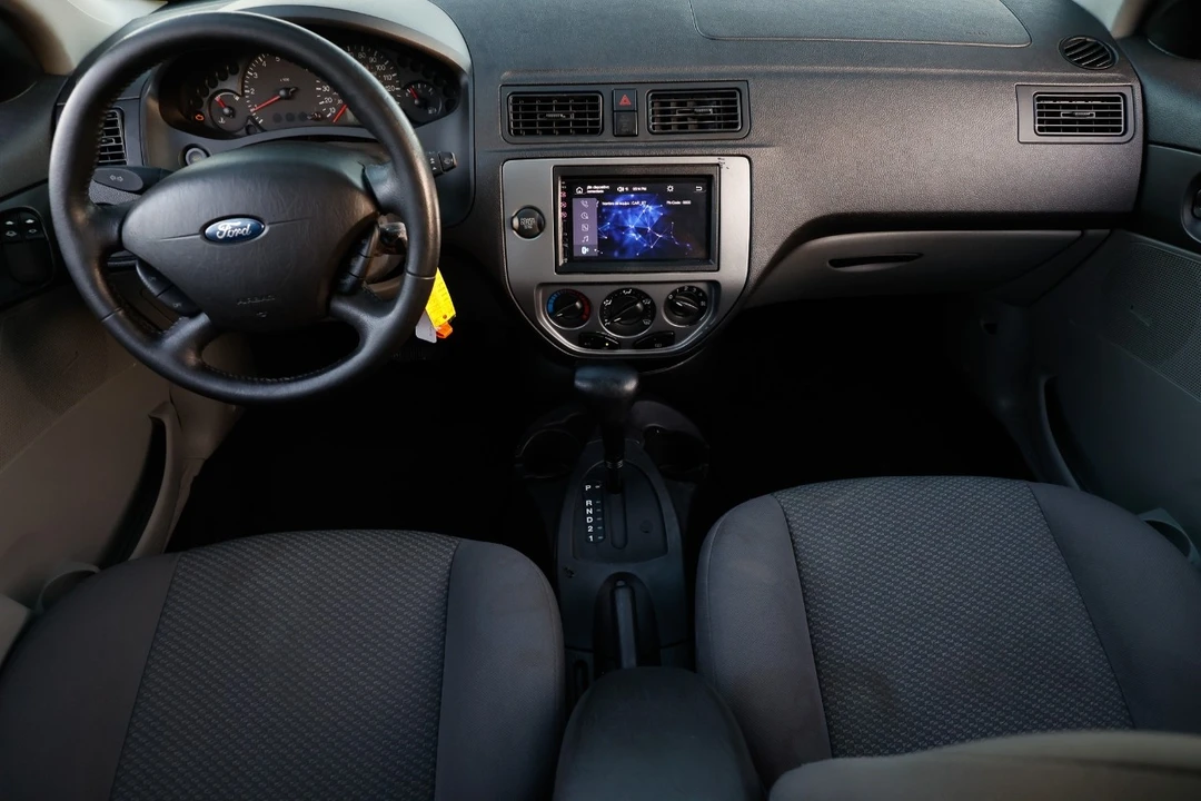 2007 Ford Focus 2nd Gen - Image 2 of 12
