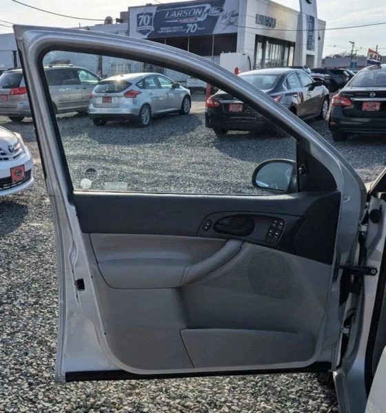 2007 Ford Focus 1st Gen - Image 5 of 12