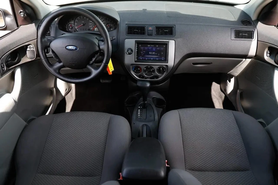 2007 Ford Focus 2nd Gen - Image 2 of 12