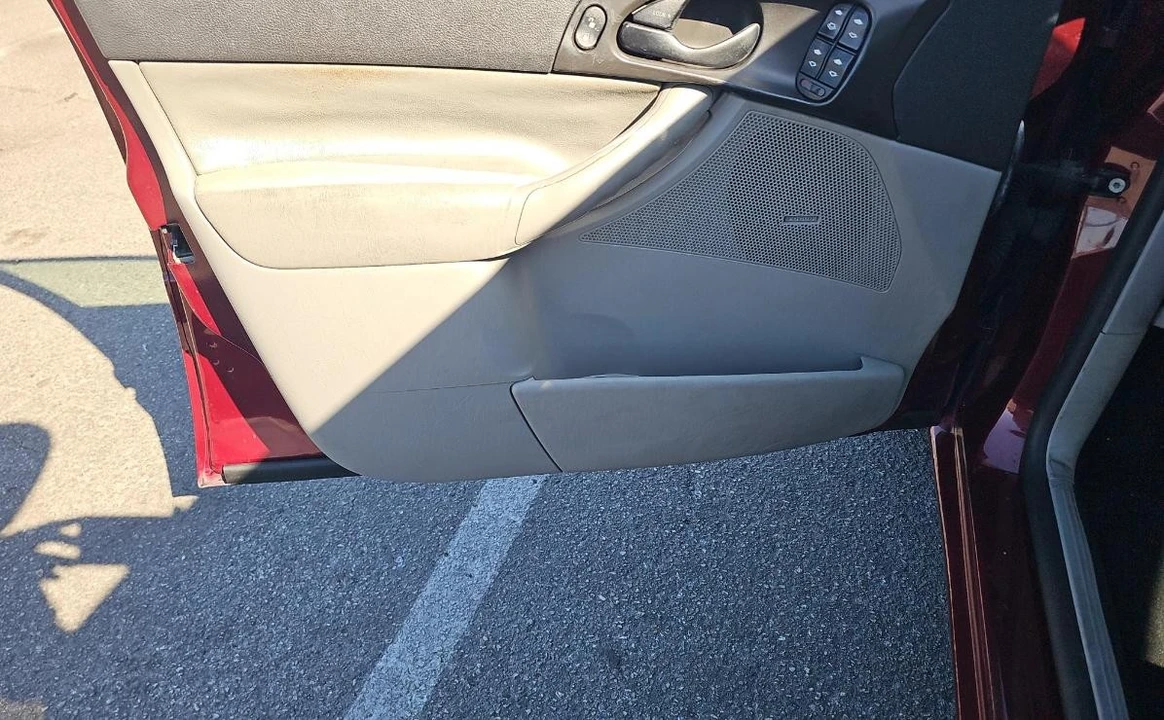 2007 Ford Focus 1st Gen - Image 9 of 13