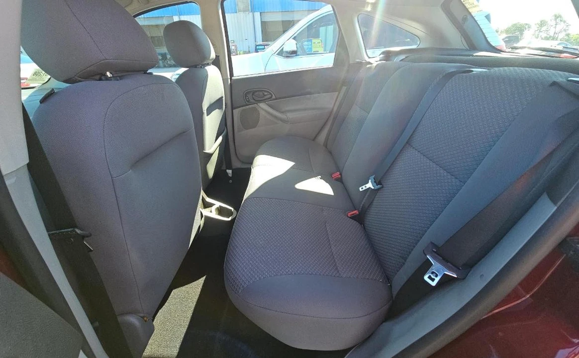 2007 Ford Focus 1st Gen - Image 12 of 13