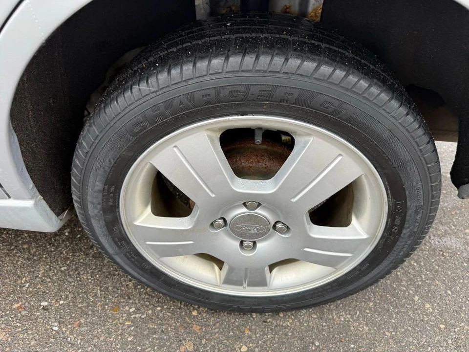 2007 Ford Focus 1st Gen - Image 10 of 12