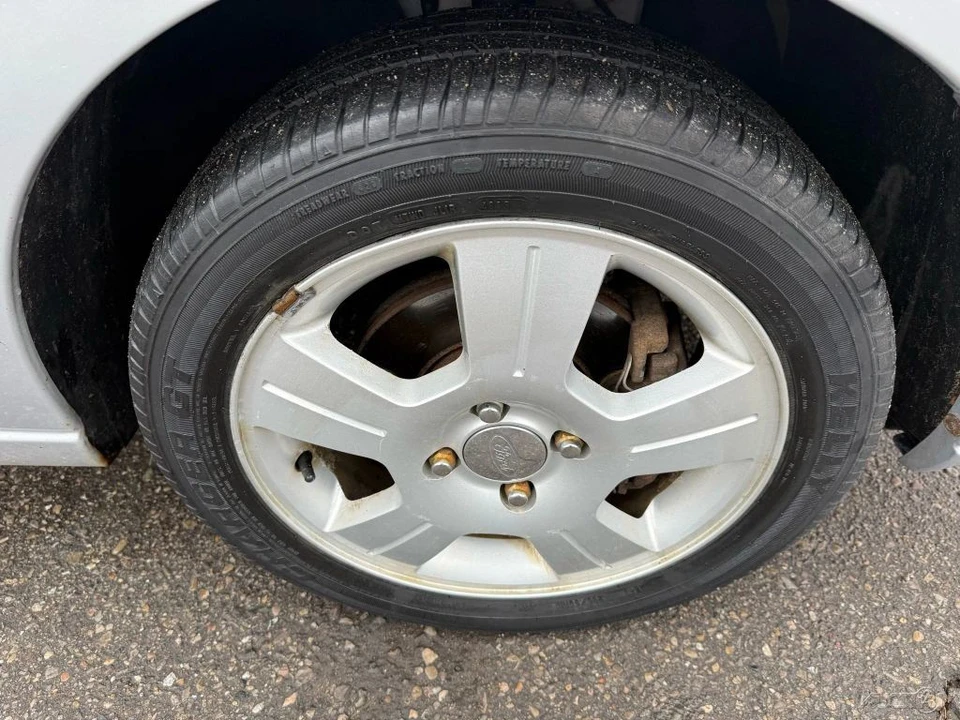 2007 Ford Focus 1st Gen - Image 12 of 12