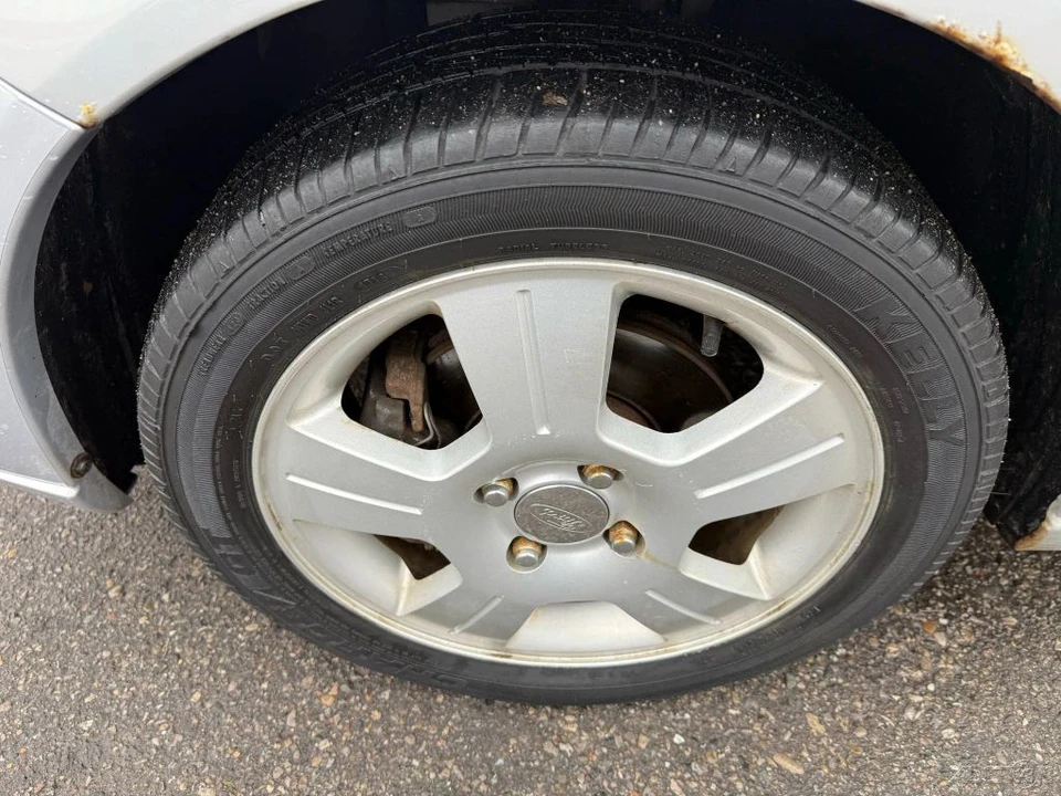 2007 Ford Focus 1st Gen - Image 9 of 12