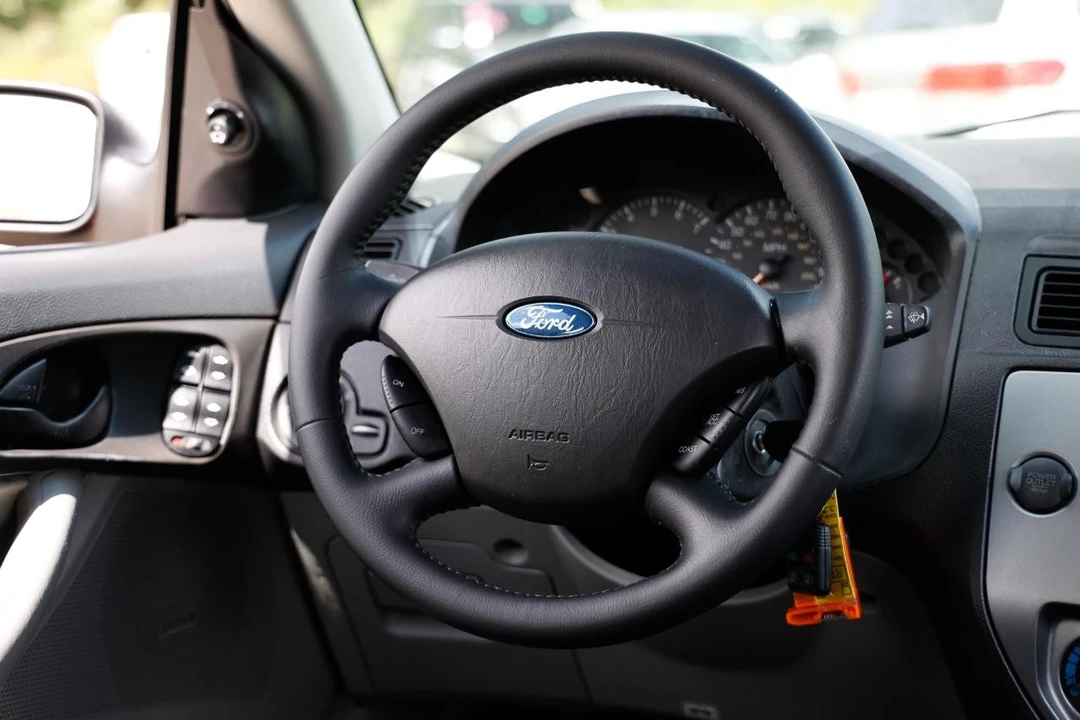 2007 Ford Focus 1st Gen - Image 27 of 31