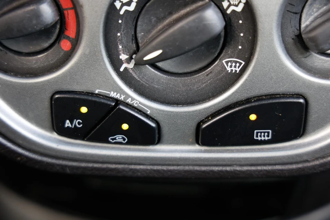 2007 Ford Focus 1st Gen - Image 30 of 31