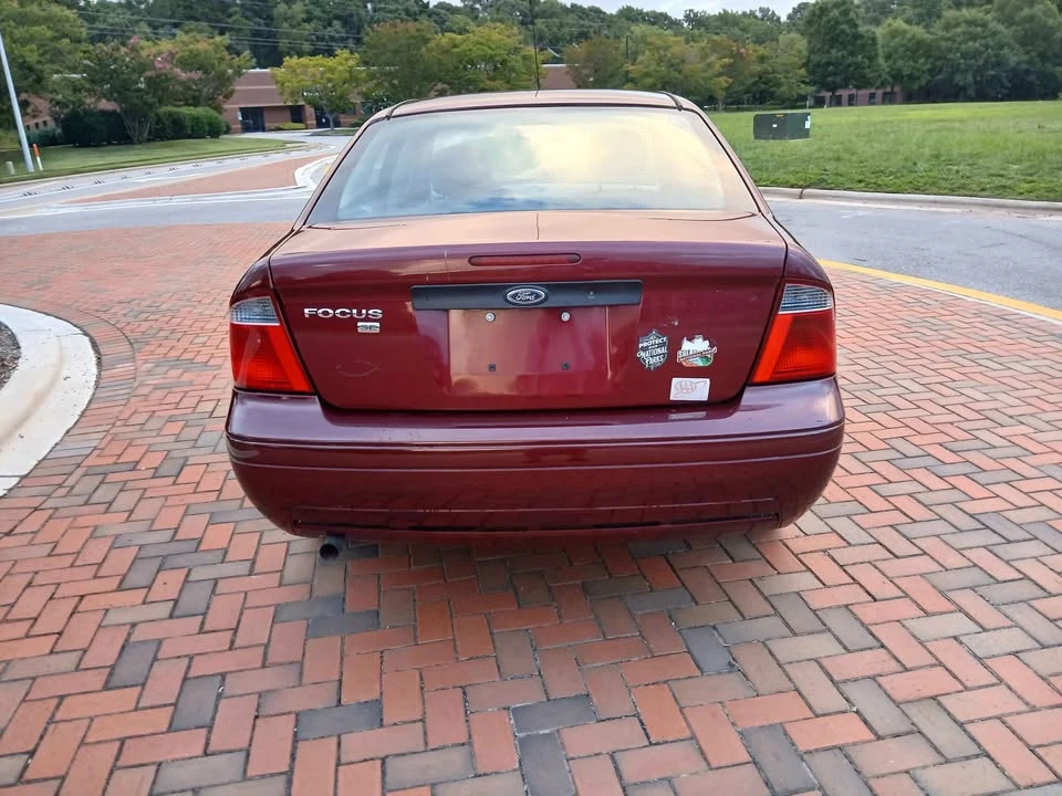 2007 Ford Focus 1st Gen - Image 3 of 9