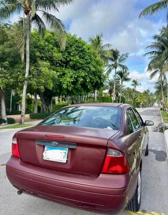2007 Ford Focus 2nd Gen - Image 2 of 9