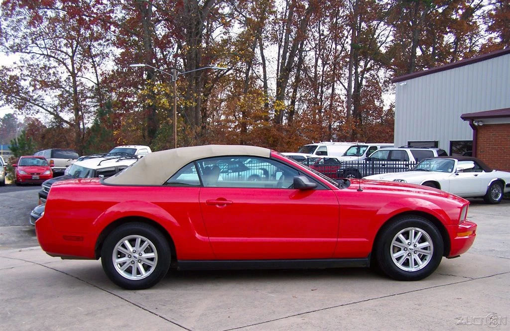 2007 Ford S197 Mustang - Image 7 of 12