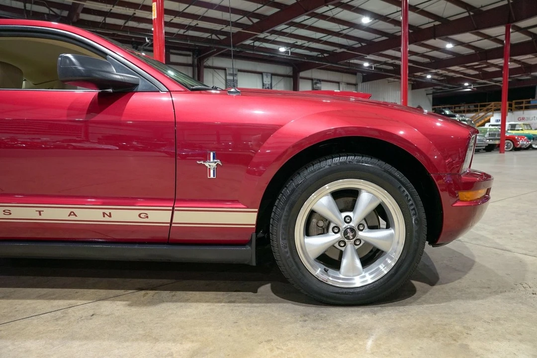 2007 Ford S197 Mustang - Image 11 of 31
