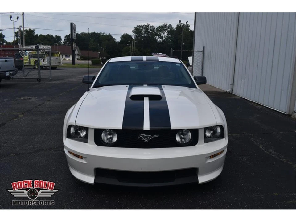 2007 Ford S197 Mustang - Image 2 of 31